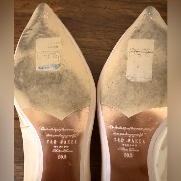 TED BAKER LONDON Dabih Cutout Pointy Toe Flat 39.5 - Picture 7 of 7